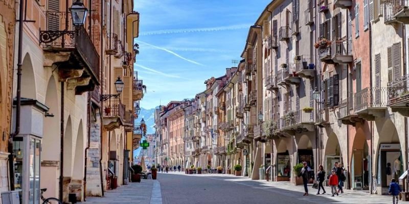Wizz Air Cuneo Office in Italy